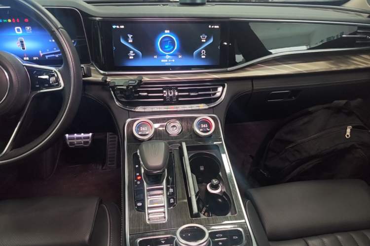 Used Hongqi H9 2022 2.0T Smart Connect Flagship Edition Audio And AC Panel