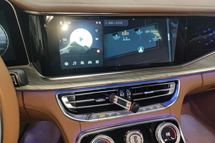 Used Hongqi H9 2022 2.0T Smart Connect Flagship Edition Audio And AC Panel