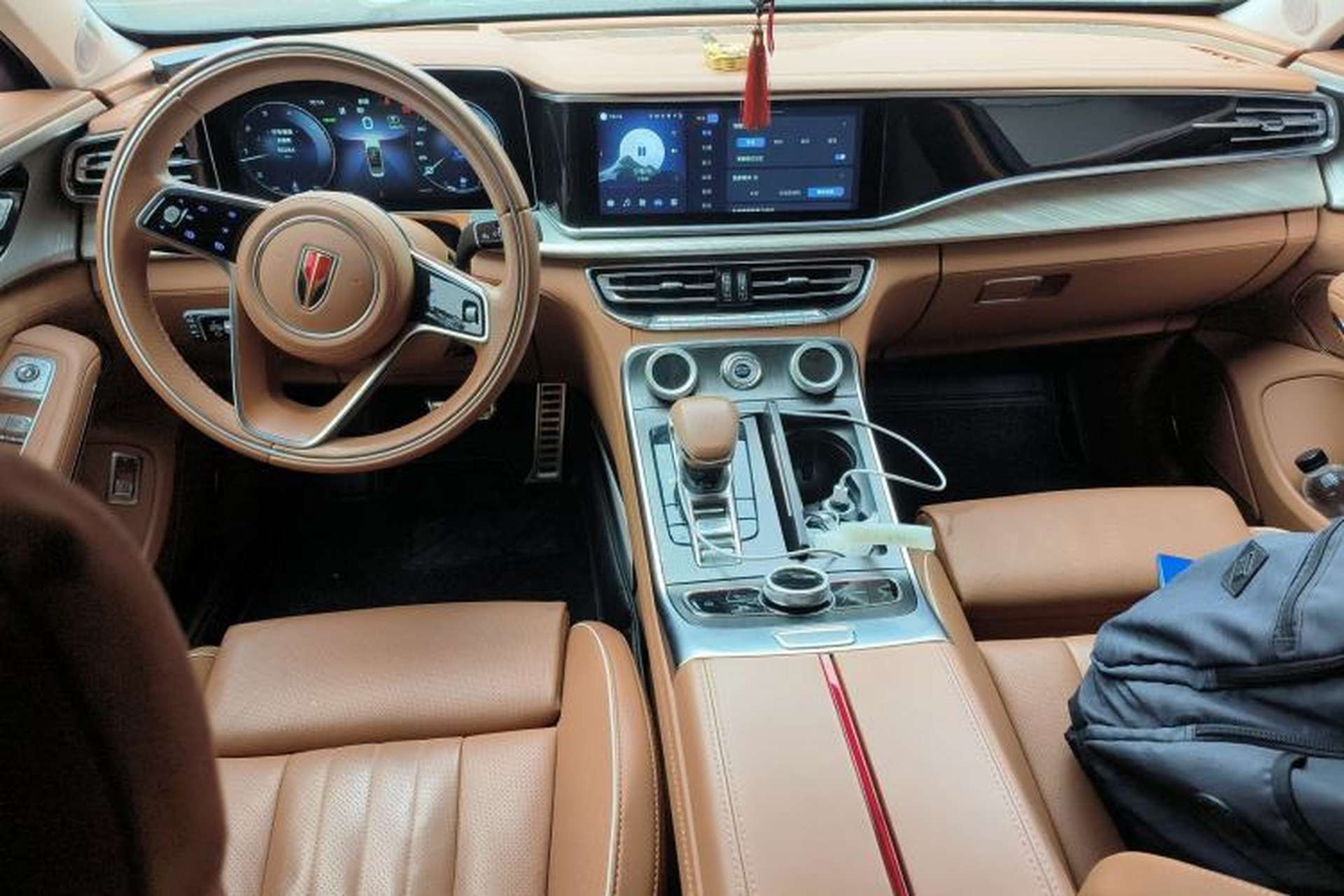 Used Hongqi H9 2022 2.0T Smart Connect Flagship Edition Center Console