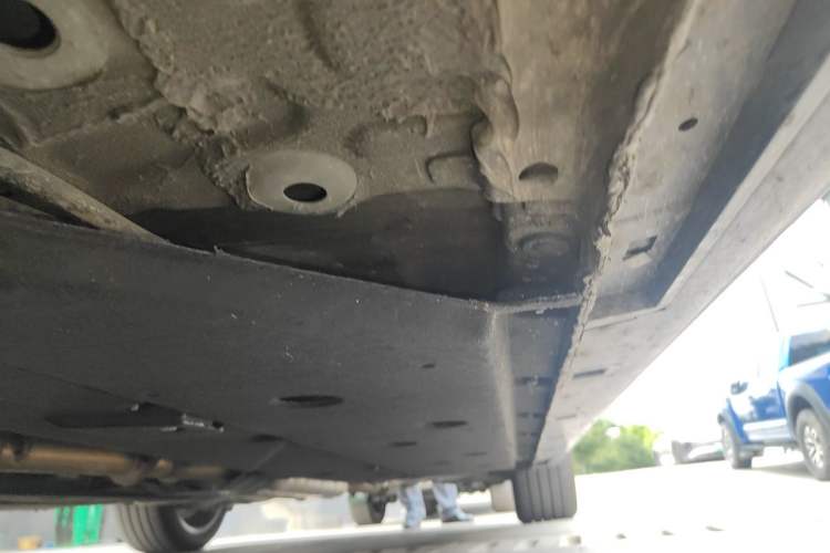 Used Hongqi H9 2022 2.0T Smart Connect Flagship Edition Chassis Front Left