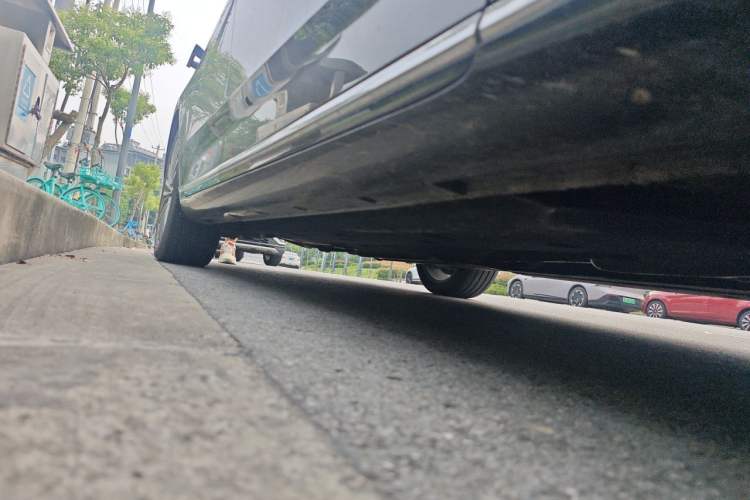 Used Hongqi H9 2022 2.0T Smart Connect Flagship Edition Chassis Front Right