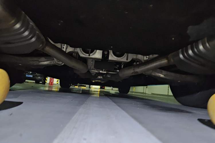 Used Hongqi H9 2022 2.0T Smart Connect Flagship Edition Chassis Rear