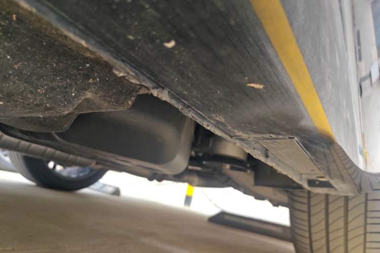 Used Hongqi H9 2022 2.0T Smart Connect Flagship Edition Chassis Rear Left