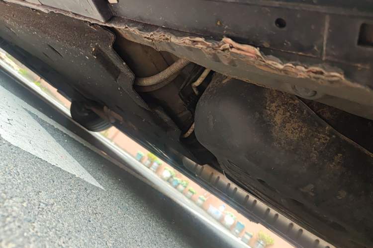 Used Hongqi H9 2022 2.0T Smart Connect Flagship Edition Chassis Rear Left