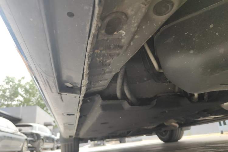 Used Hongqi H9 2022 2.0T Smart Connect Flagship Edition Chassis Rear Left