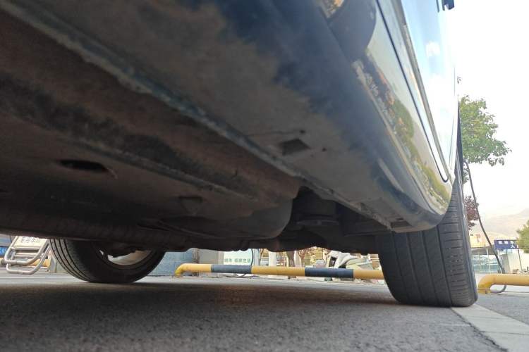 Used Hongqi H9 2022 2.0T Smart Connect Flagship Edition Chassis Rear Left