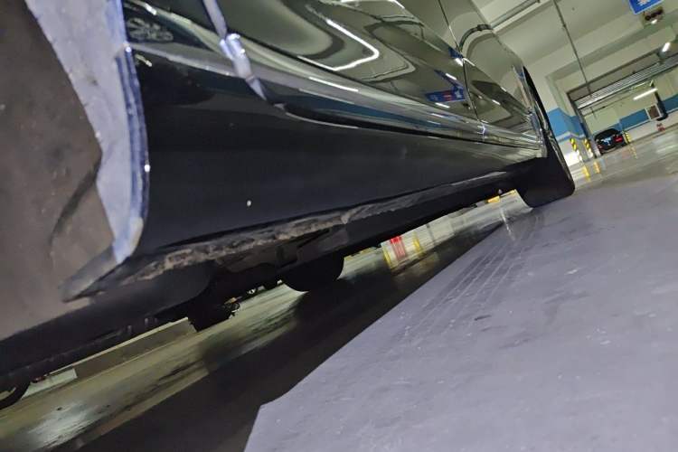 Used Hongqi H9 2022 2.0T Smart Connect Flagship Edition Chassis Rear Right