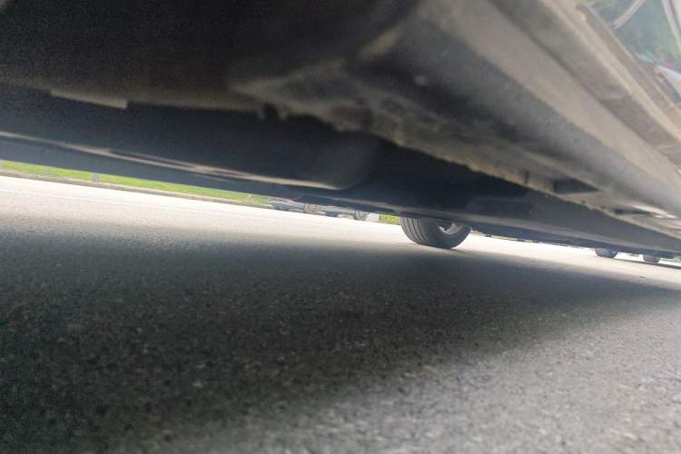 Used Hongqi H9 2022 2.0T Smart Connect Flagship Edition Chassis Rear Right