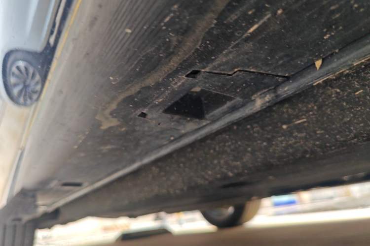 Used Hongqi H9 2022 2.0T Smart Connect Flagship Edition Chassis Rear Right