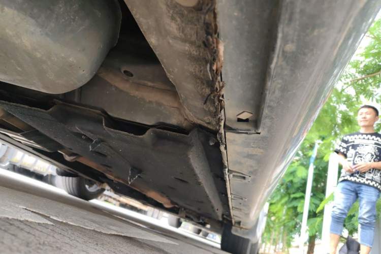 Used Hongqi H9 2022 2.0T Smart Connect Flagship Edition Chassis Rear Right