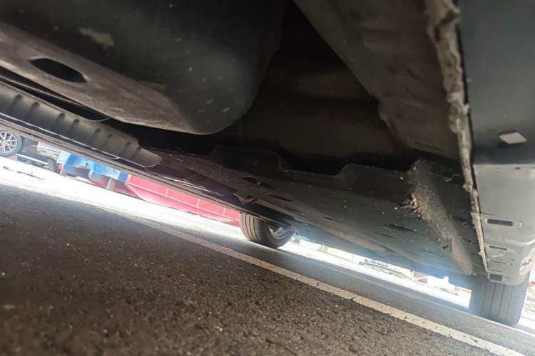Used Hongqi H9 2022 2.0T Smart Connect Flagship Edition Chassis Rear Right