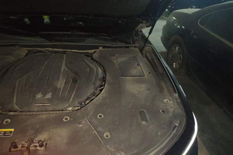 Used Hongqi H9 2022 2.0T Smart Connect Flagship Edition Engine Bay Left