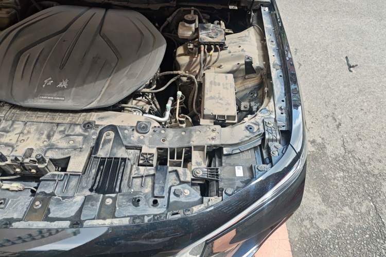 Used Hongqi H9 2022 2.0T Smart Connect Flagship Edition Engine Bay Left