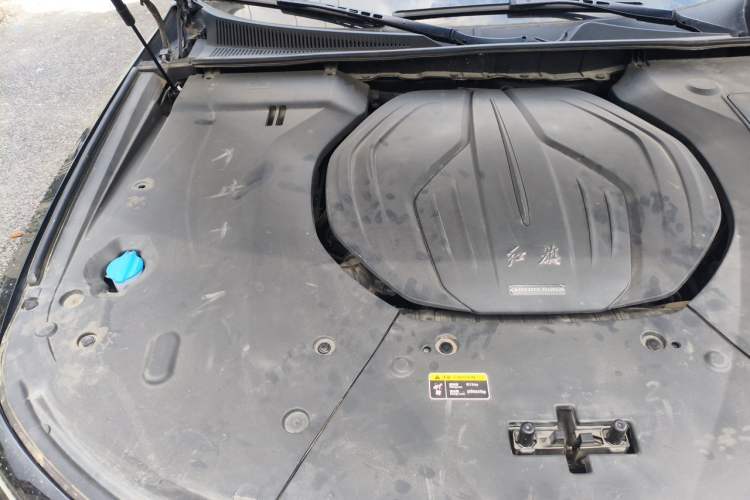 Used Hongqi H9 2022 2.0T Smart Connect Flagship Edition Engine Bay Right