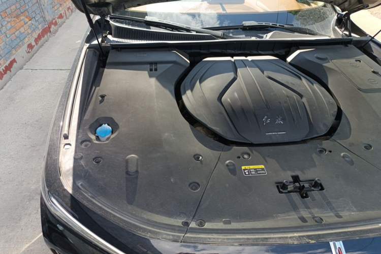 Used Hongqi H9 2022 2.0T Smart Connect Flagship Edition Engine Bay Right