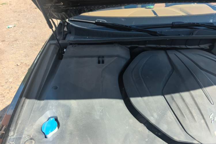 Used Hongqi H9 2022 2.0T Smart Connect Flagship Edition Engine Bay Right