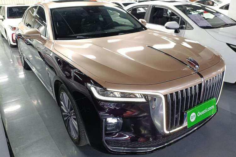 Used Hongqi H9 2022 2.0T Smart Connect Flagship Edition Front Right 45 Deg