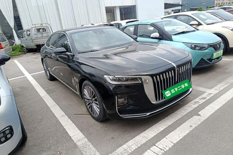 Used Hongqi H9 2022 2.0T Smart Connect Flagship Edition Front Right 45 Deg