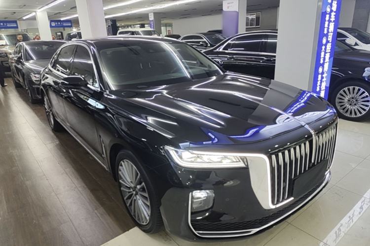 Used Hongqi H9 2022 2.0T Smart Connect Flagship Edition Front Right 45 Deg