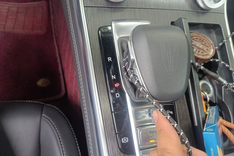 Used Hongqi H9 2022 2.0T Smart Connect Flagship Edition Gear Lever