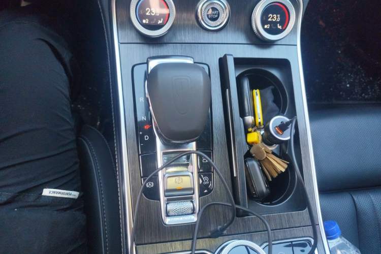 Used Hongqi H9 2022 3.0T H9+ Premium Custom Edition Gear Lever