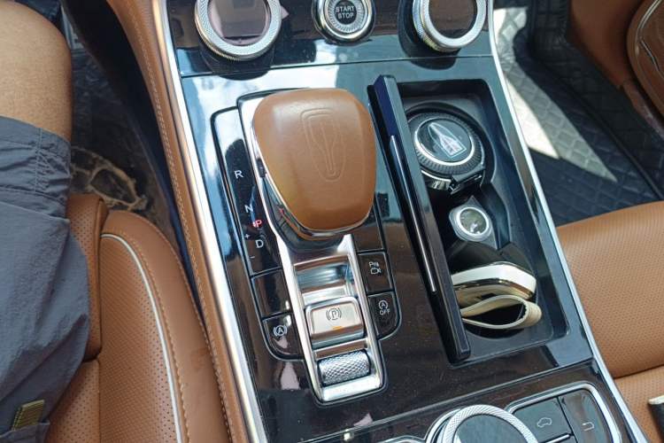 Used Hongqi H9 2022 2.0T Smart Connect Flagship Edition Gear Lever