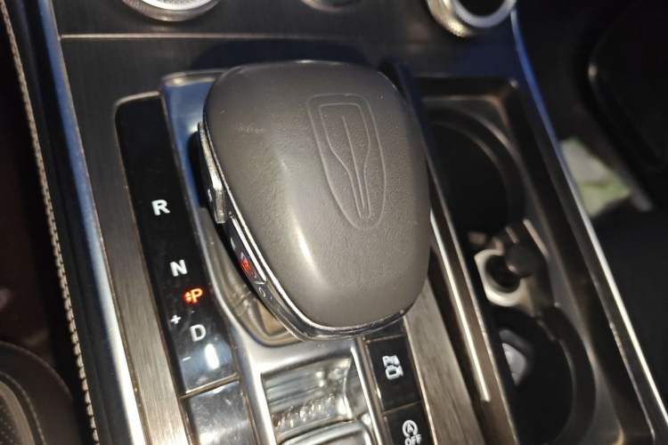 Used Hongqi H9 2022 2.0T Smart Connect Flagship Edition Gear Lever