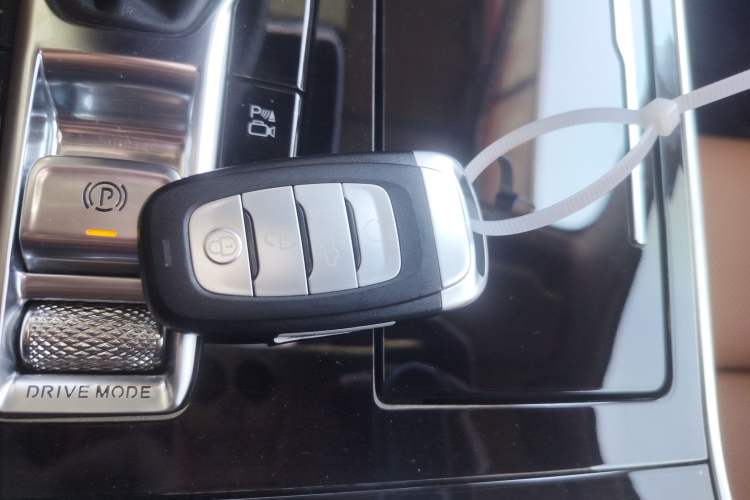Used Hongqi H9 2022 2.0T Smart Connect Flagship Edition Interior 1