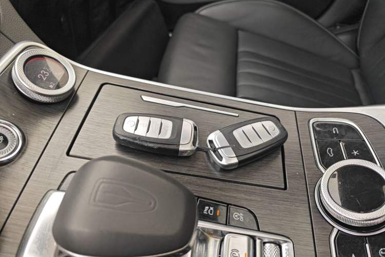 Used Hongqi H9 2022 2.0T Smart Connect Flagship Edition Interior 1