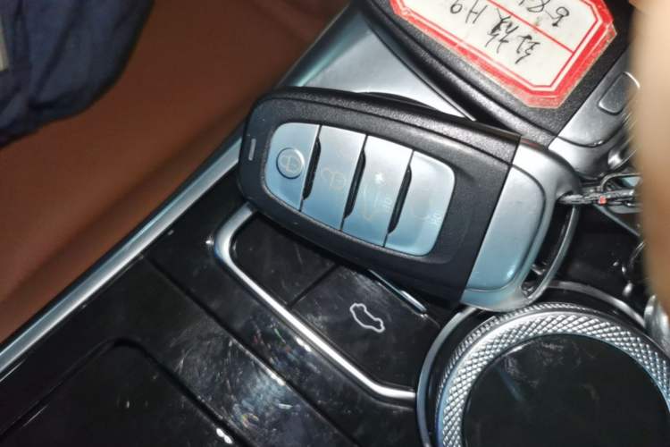 Used Hongqi H9 2022 2.0T Smart Connect Flagship Edition Interior 1