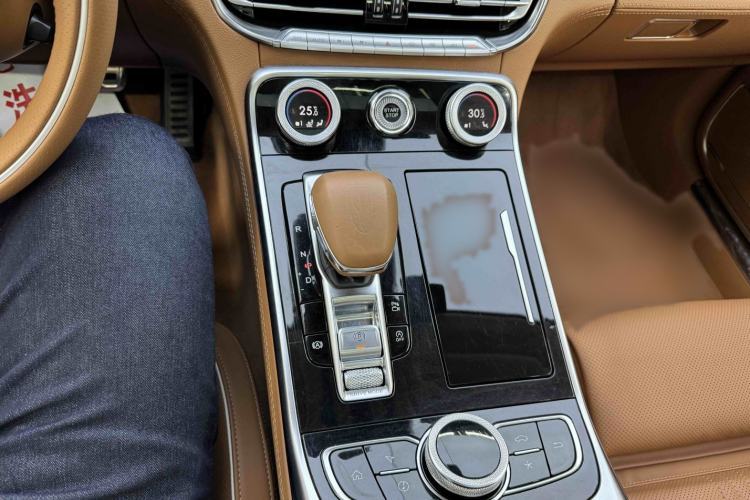 Used Hongqi H9 2022 2.0T Smart Connect Flagship Edition Interior 4
