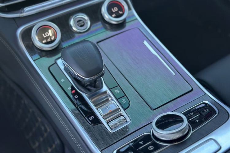 Used Hongqi H9 2022 2.0T Smart Connect Flagship Edition Interior 4