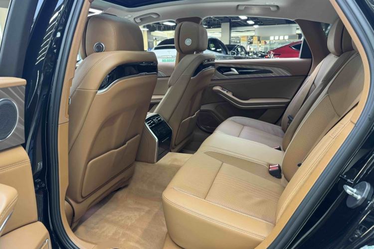 Used Hongqi H9 2022 2.0T Smart Connect Flagship Edition Interior 6