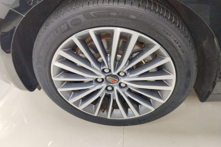 Used Hongqi H9 2022 2.0T Smart Connect Flagship Edition Left Front Wheel Hub