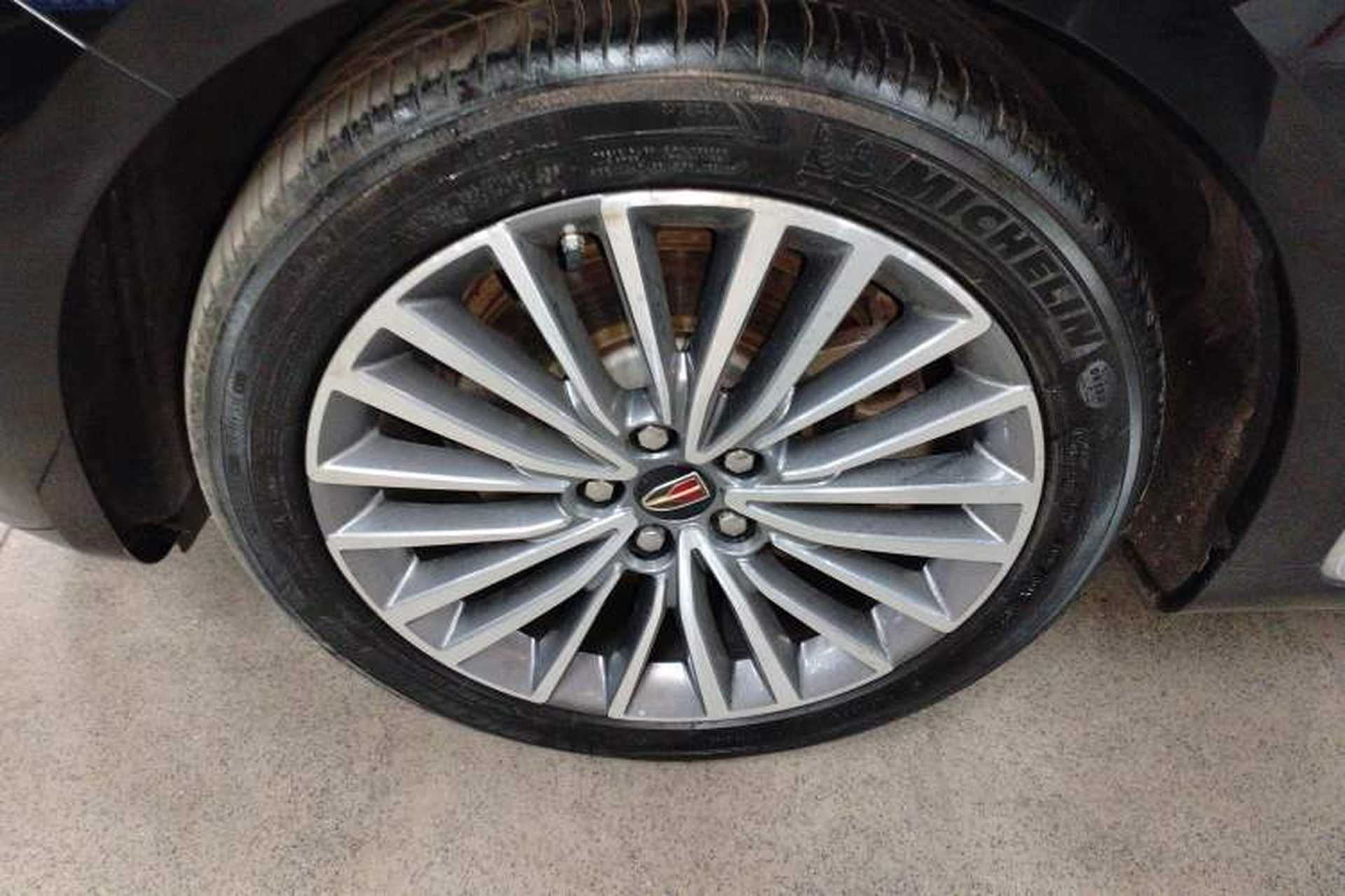 Used Hongqi H9 2022 2.0T Smart Connect Flagship Edition Left Front Wheel Hub