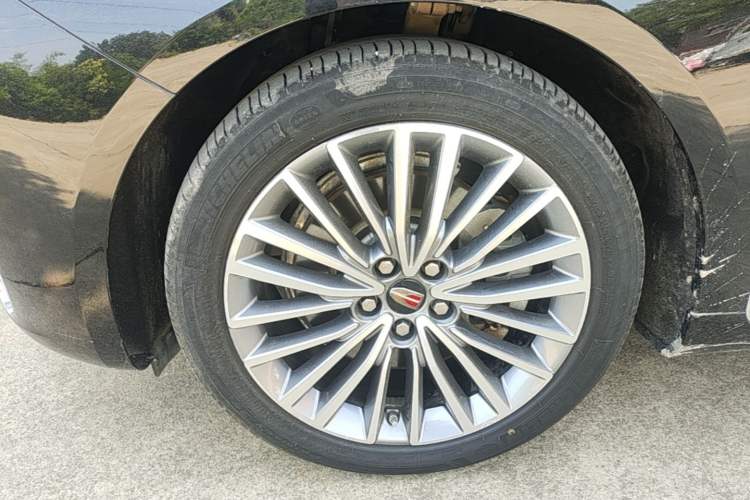 Used Hongqi H9 2022 2.0T Smart Connect Flagship Edition Left Front Wheel Hub