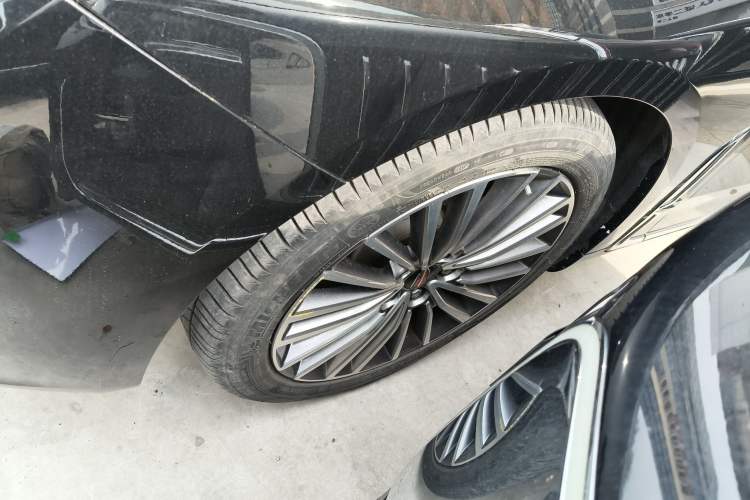 Used Hongqi H9 2022 2.0T Smart Connect Flagship Edition Left Front Wheel Hub