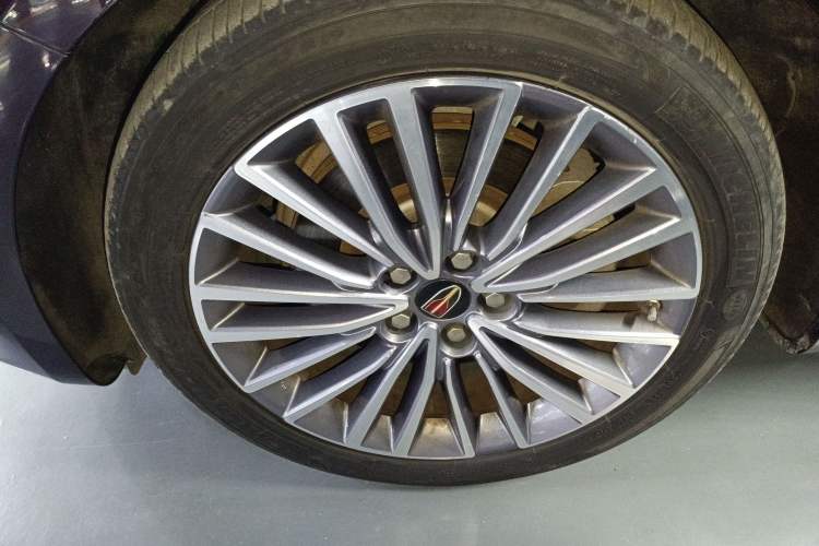 Used Hongqi H9 2022 2.0T Smart Connect Flagship Edition Left Front Wheel Hub