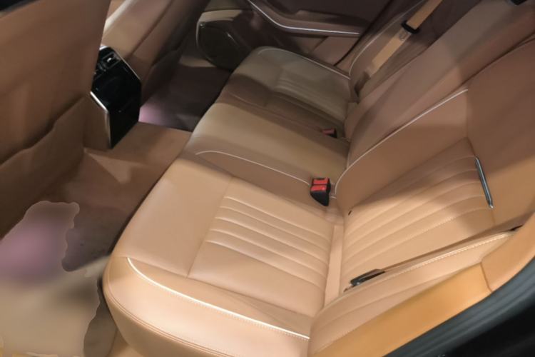 Used Hongqi H9 2022 2.0T Smart Connect Flagship Edition Left Rear Seat
