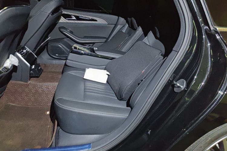 Used Hongqi H9 2022 2.0T Smart Connect Flagship Edition Left Rear Seat