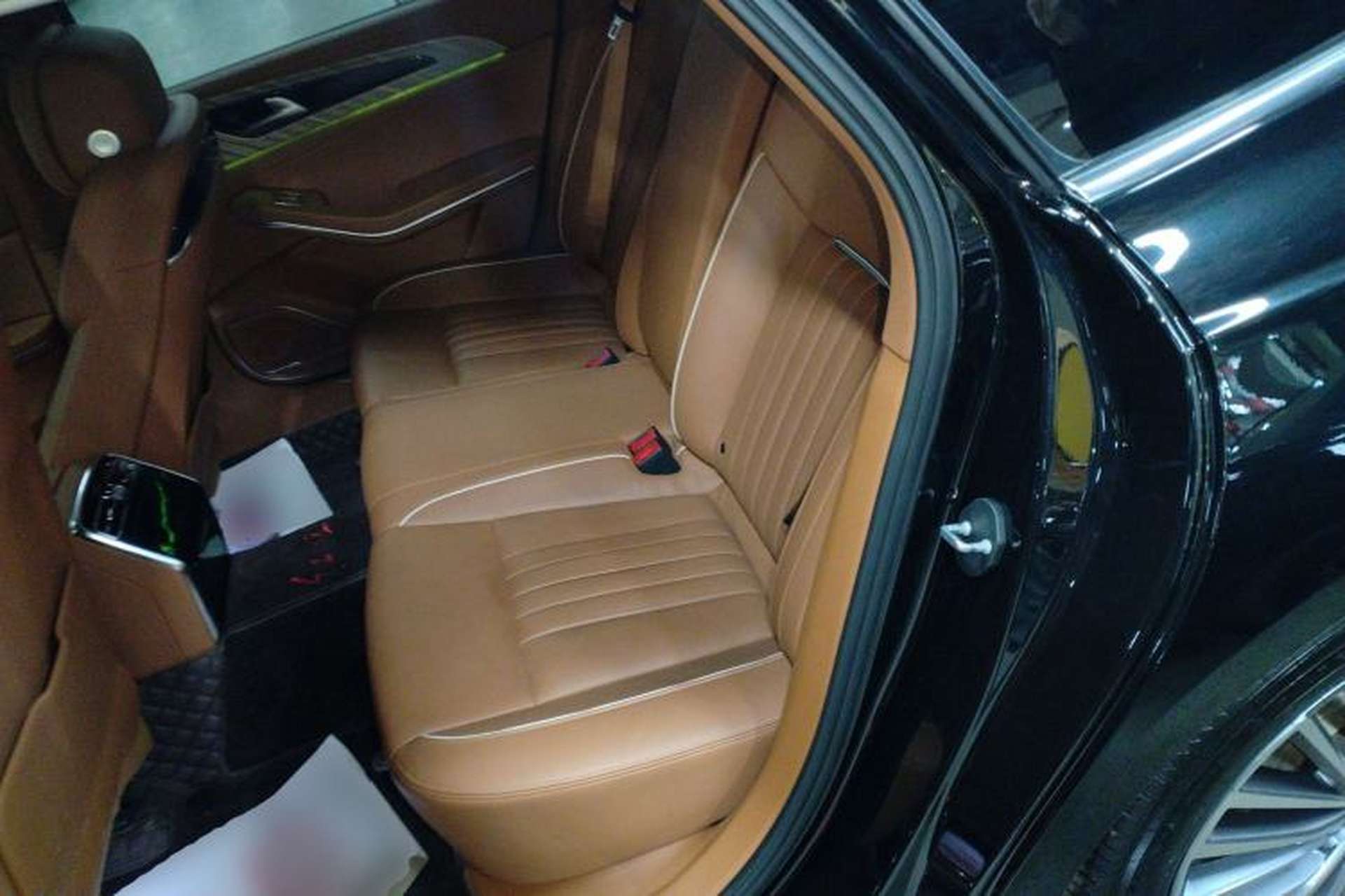 Used Hongqi H9 2022 2.0T Smart Connect Flagship Edition Left Rear Seat