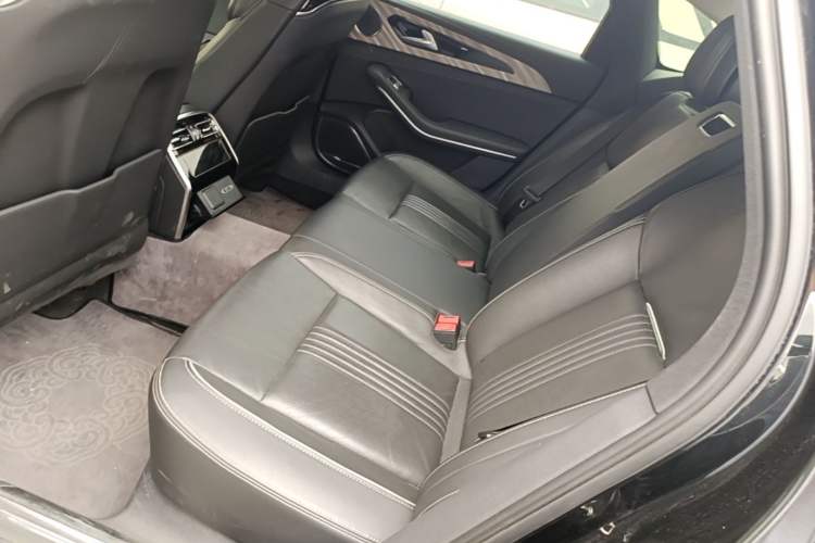 Used Hongqi H9 2022 2.0T Smart Connect Flagship Edition Left Rear Seat
