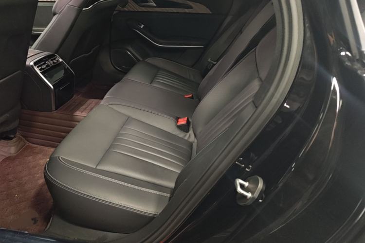 Used Hongqi H9 2022 2.0T Smart Connect Flagship Edition Left Rear Seat