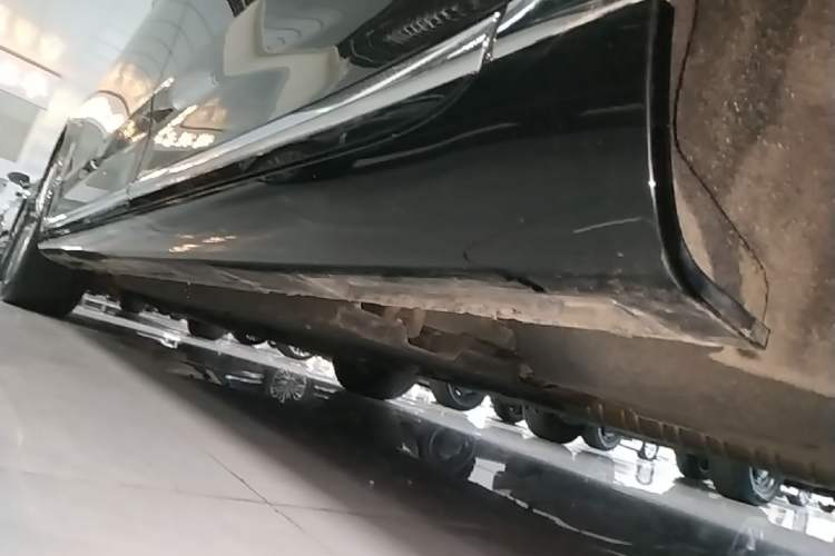 Used Hongqi H9 2022 2.0T Smart Connect Flagship Edition Left Side Sill