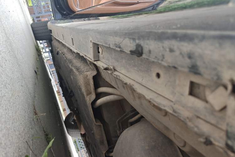 Used Hongqi H9 2022 2.0T Smart Connect Flagship Edition Left Side Sill