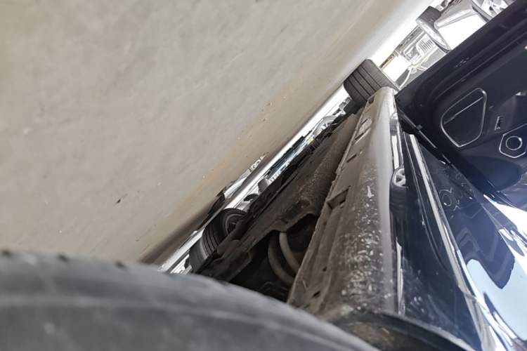 Used Hongqi H9 2022 2.0T Smart Connect Flagship Edition Left Side Sill