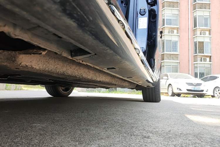 Used Hongqi H9 2022 2.0T Smart Connect Flagship Edition Left Side Sill