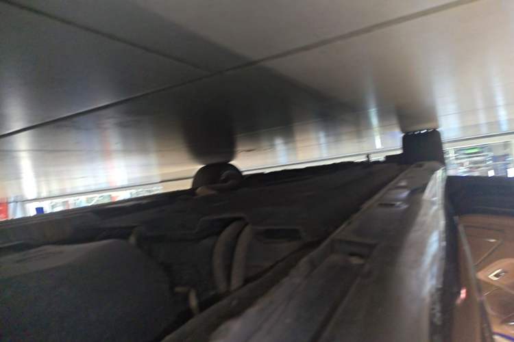 Used Hongqi H9 2022 2.0T Smart Connect Flagship Edition Left Side Sill