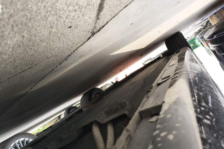 Used Hongqi H9 2022 2.0T Smart Connect Flagship Edition Left Side Sill