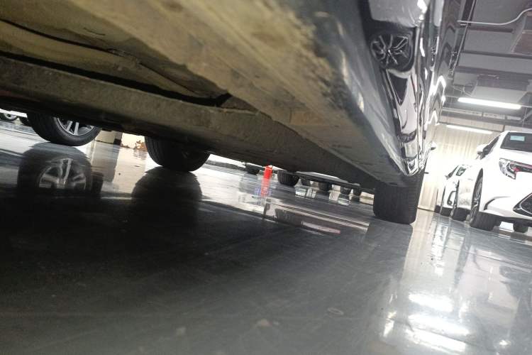 Used Hongqi H9 2022 2.0T Smart Connect Flagship Edition Left Side Sill